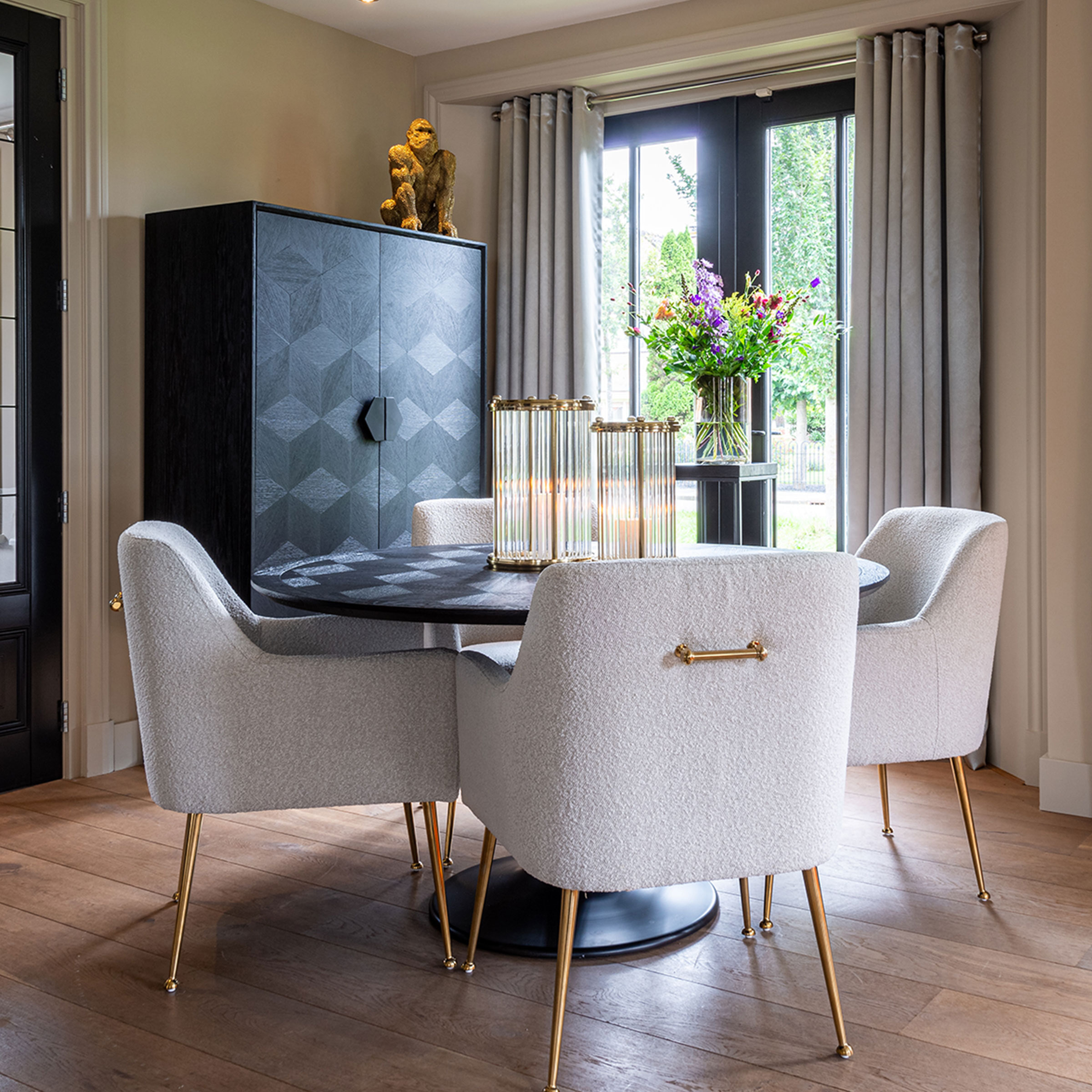 Richmond Ronde Eettafel 'Blax' Ø140cm, Eikenhout en staal, kleur zwart