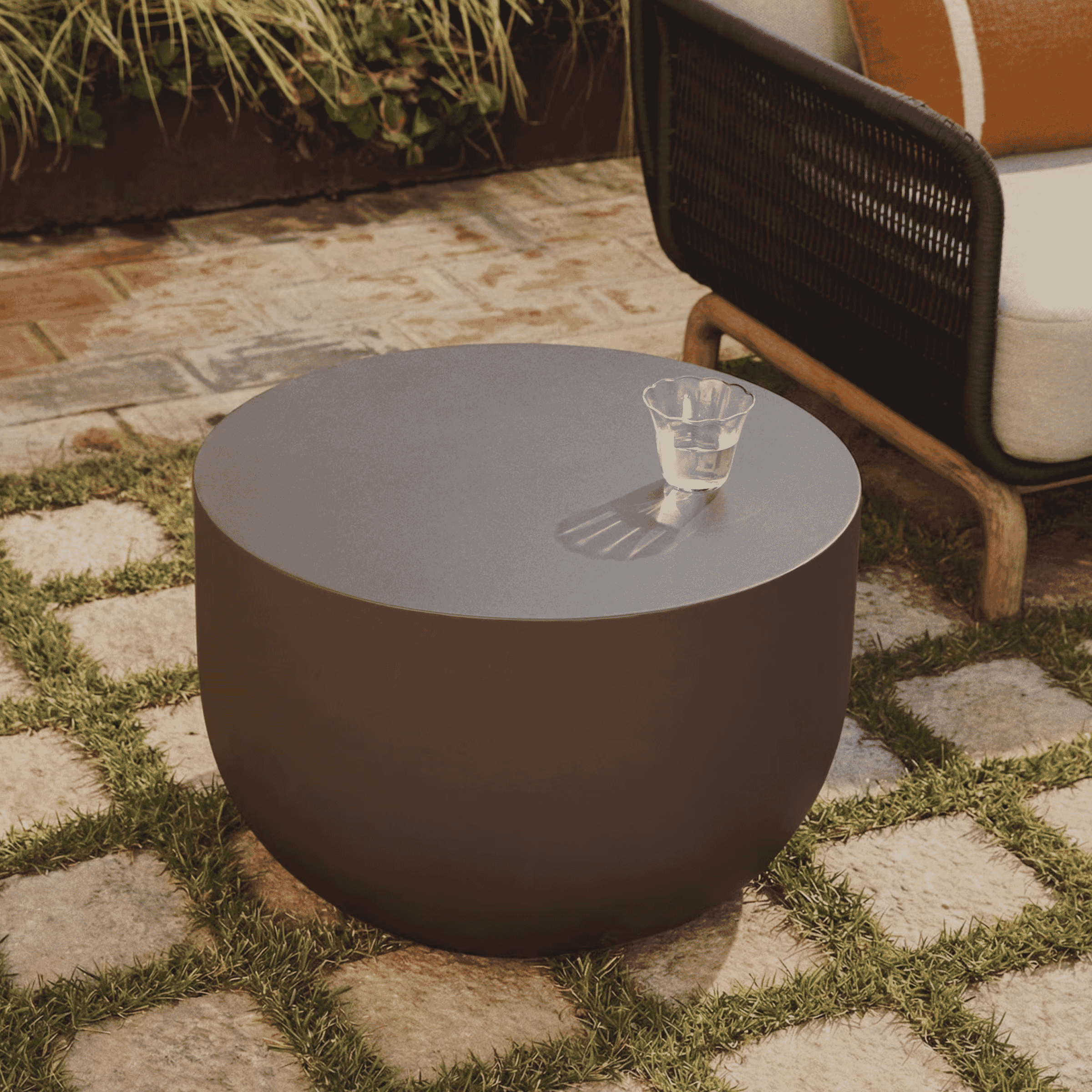 Kave Home Ronde Salontafel 'Garbet' Cement, 60cm, kleur Bruin