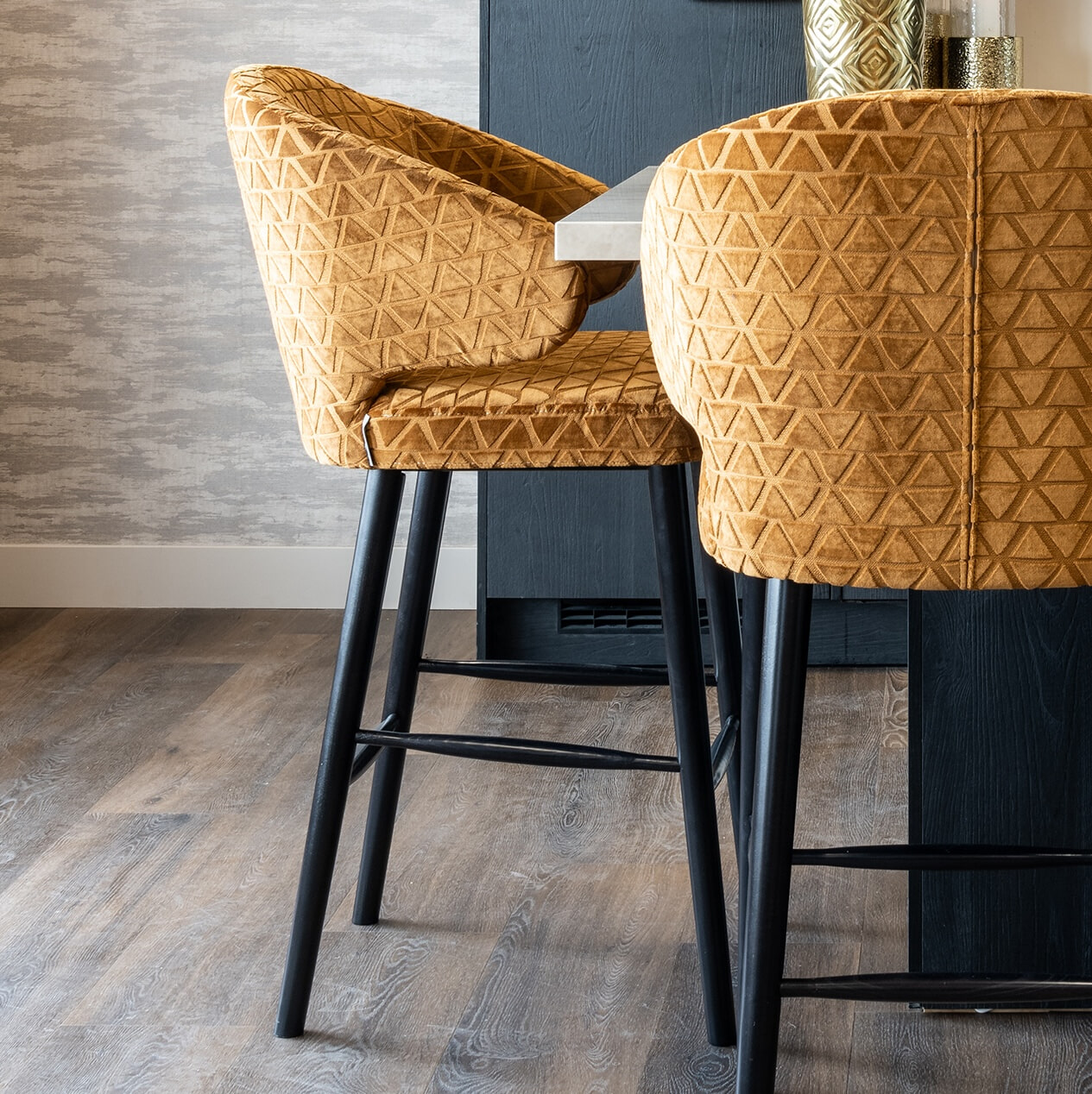 Richmond Barstoel Indigo Triangle - Goud (zithoogte 68cm)