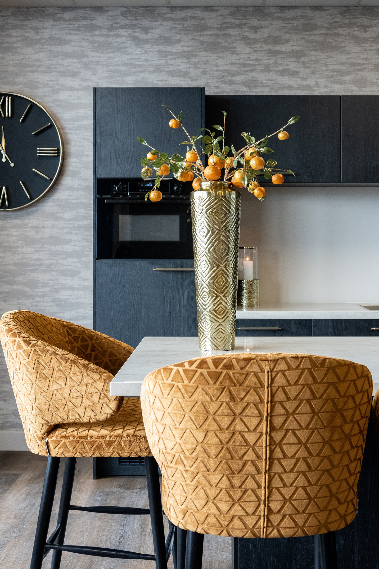 Richmond Barstoel 'Indigo' Triangle, kleur Goud (zithoogte 68cm)