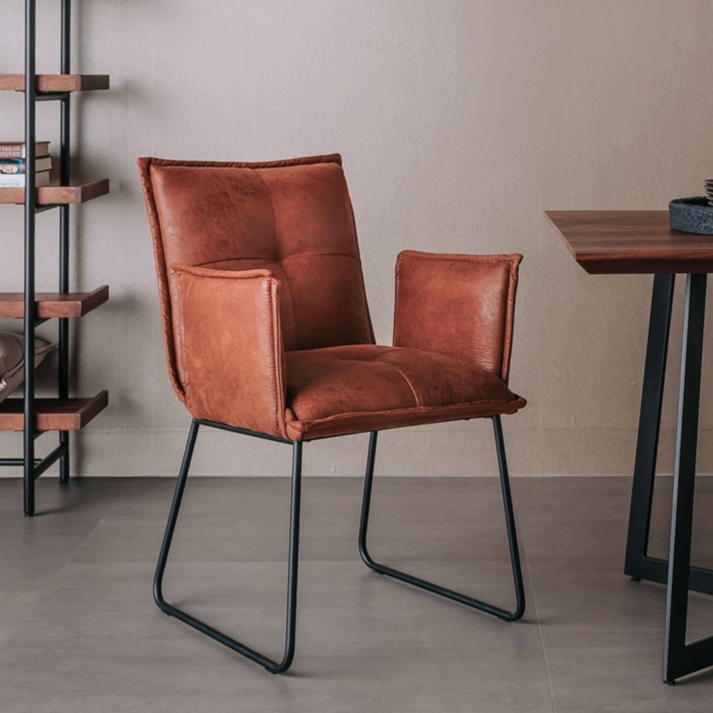 Tower Living Eetkamerstoel 'Seda' met armleuning, kleur Cognac