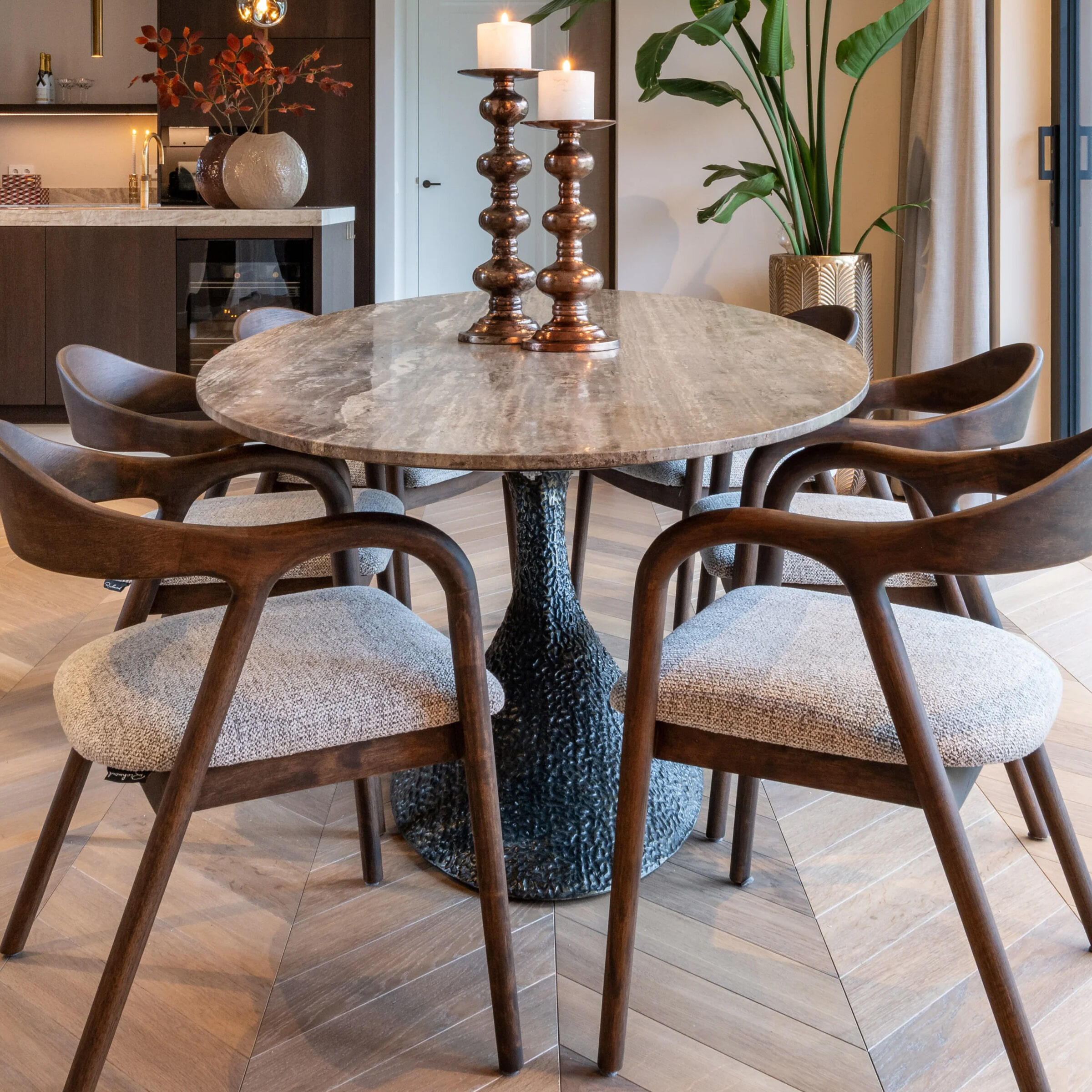 Richmond Ovale Eettafel 'Russo' Travertin en brass, 235 x 110cm