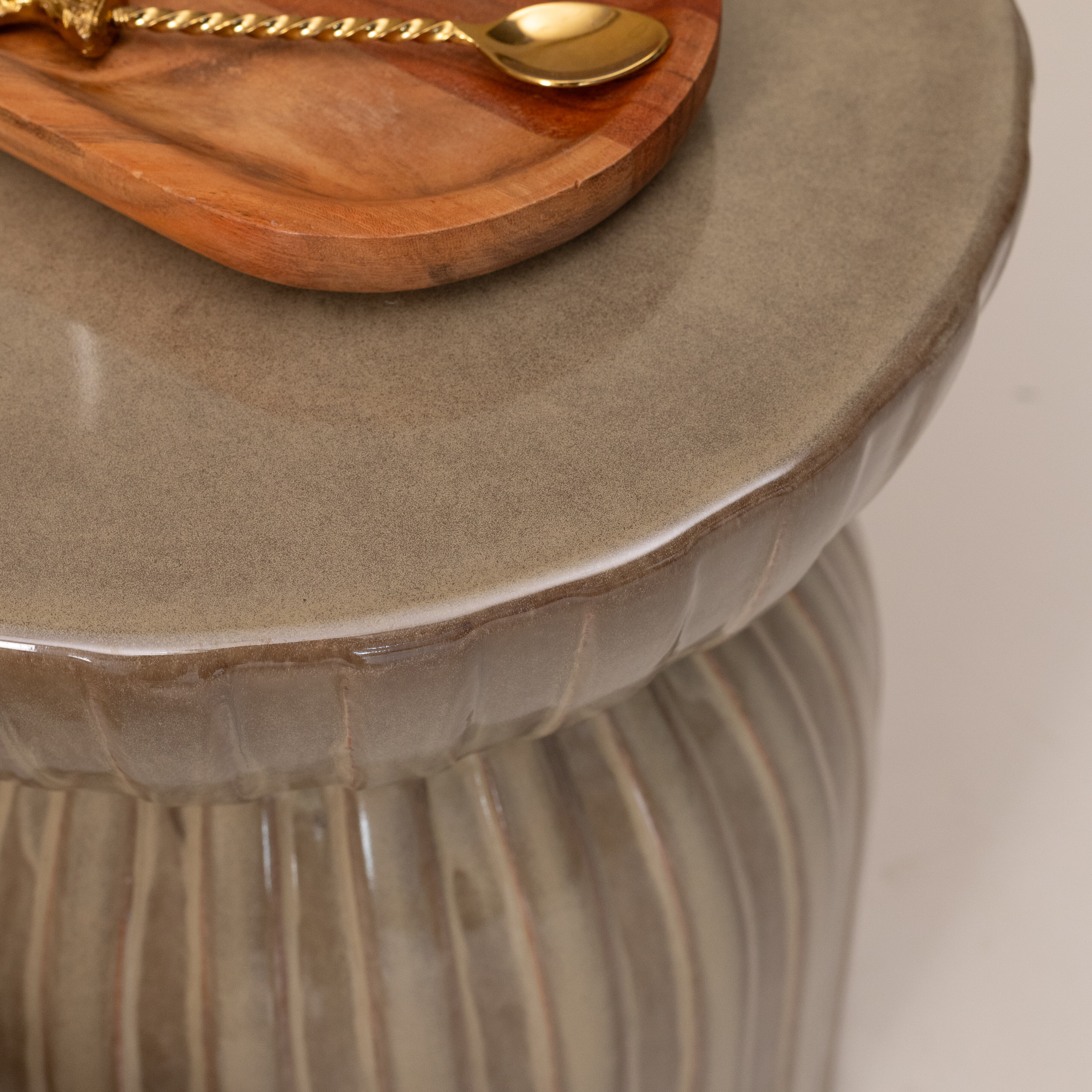 Rivièra Maison Bijzettafel 'Sintra' Keramiek, kleur Urban Olive