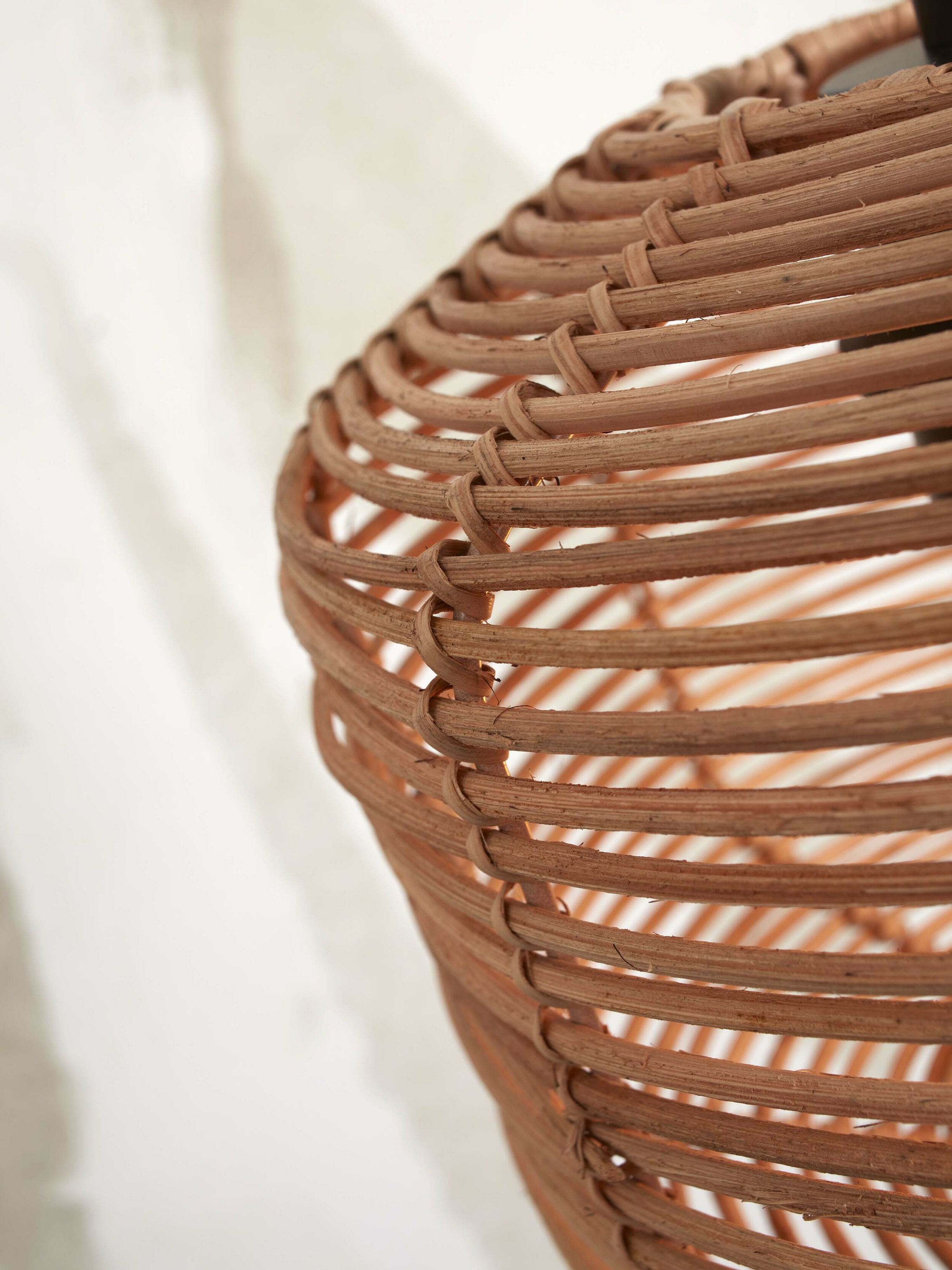 GOOD&MOJO Vloerlamp 'Tanami' Bamboe en rotan, 150cm, kleur Wit/Naturel