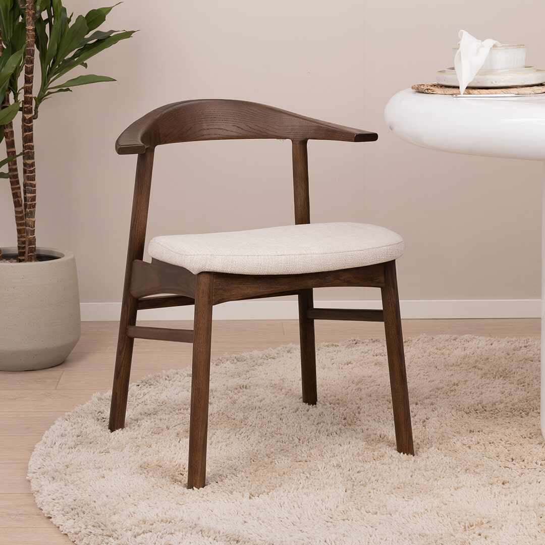 Kave Home Eetkamerstoel 'Timons' Eikenhout en chenille