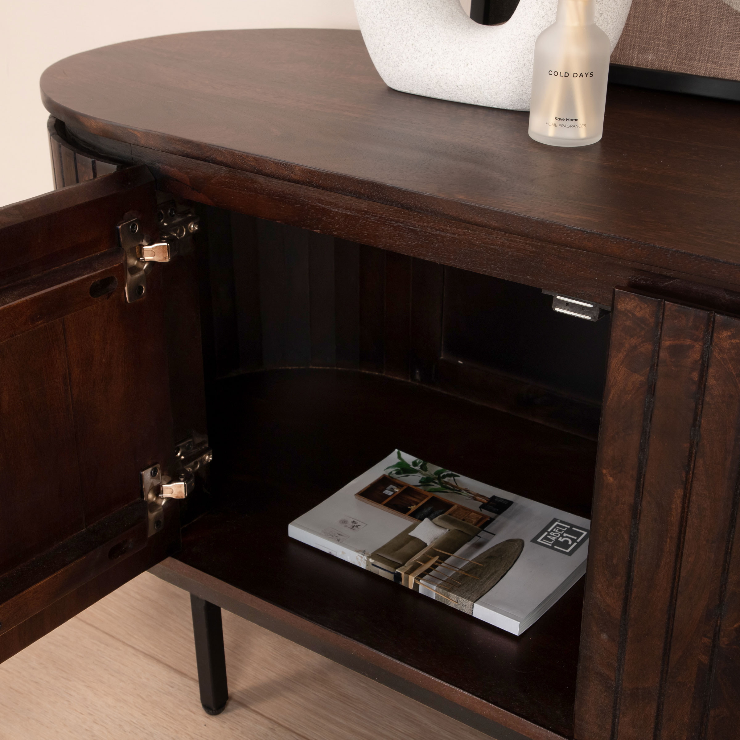 Livingfurn TV-meubel 'Noor' Mangohout, 210cm, kleur Walnoot