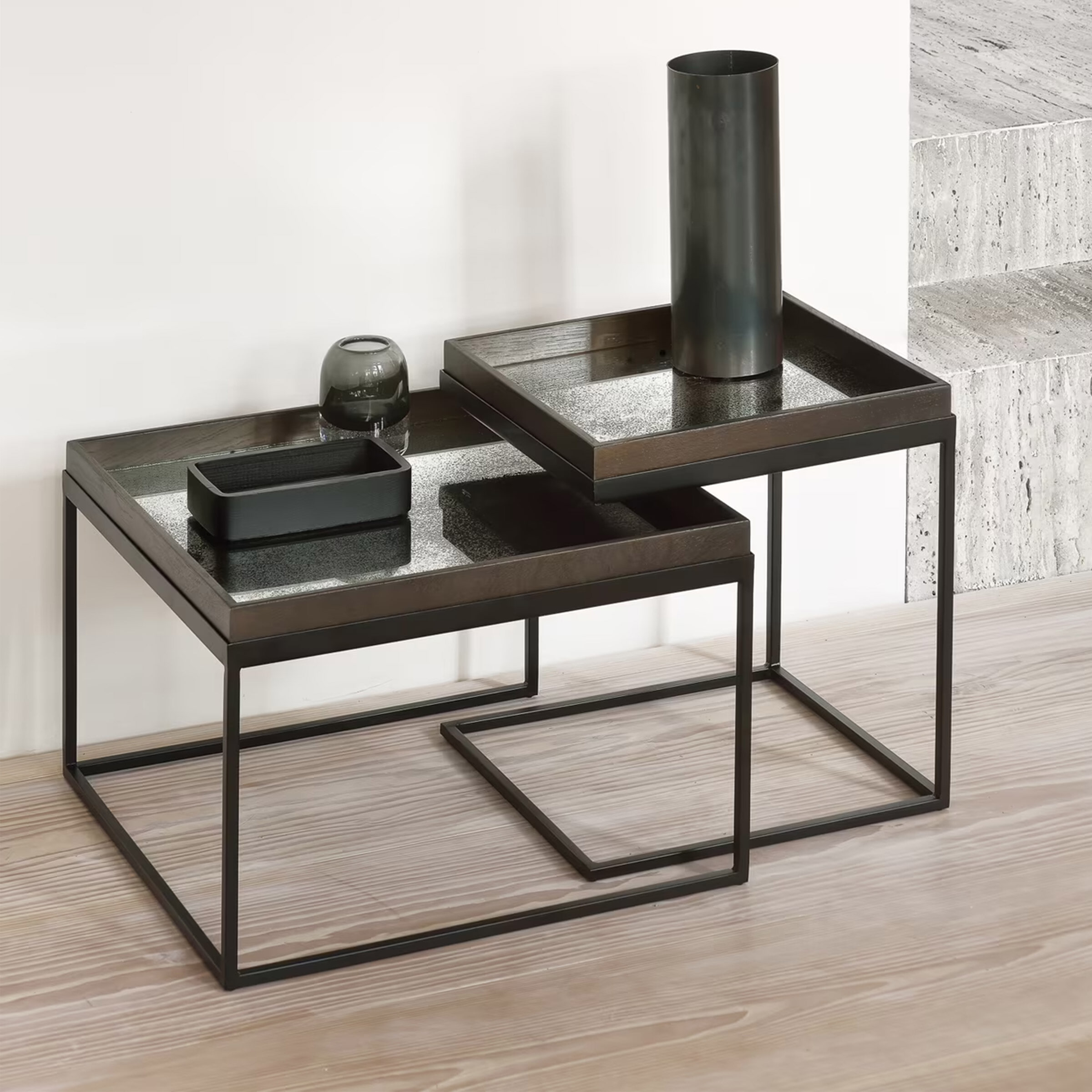 Ethnicraft Vierkante Salontafel 'Tray' Gelakt Hout, Set van 2 stuks