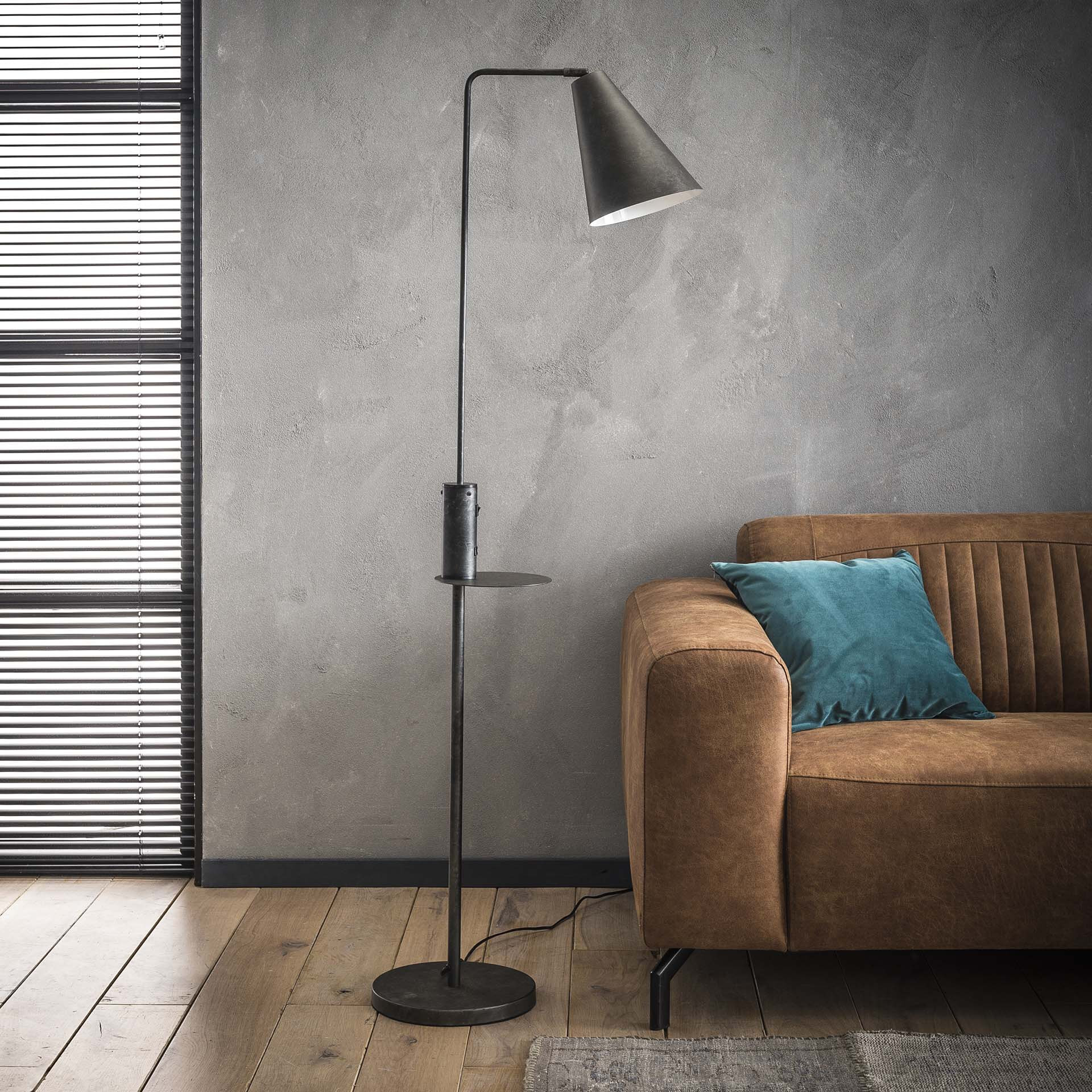 Vloerlamp 'Ashton' met USB oplaadpunt Vloerlamp 'Ashton' met USB oplaadpunt