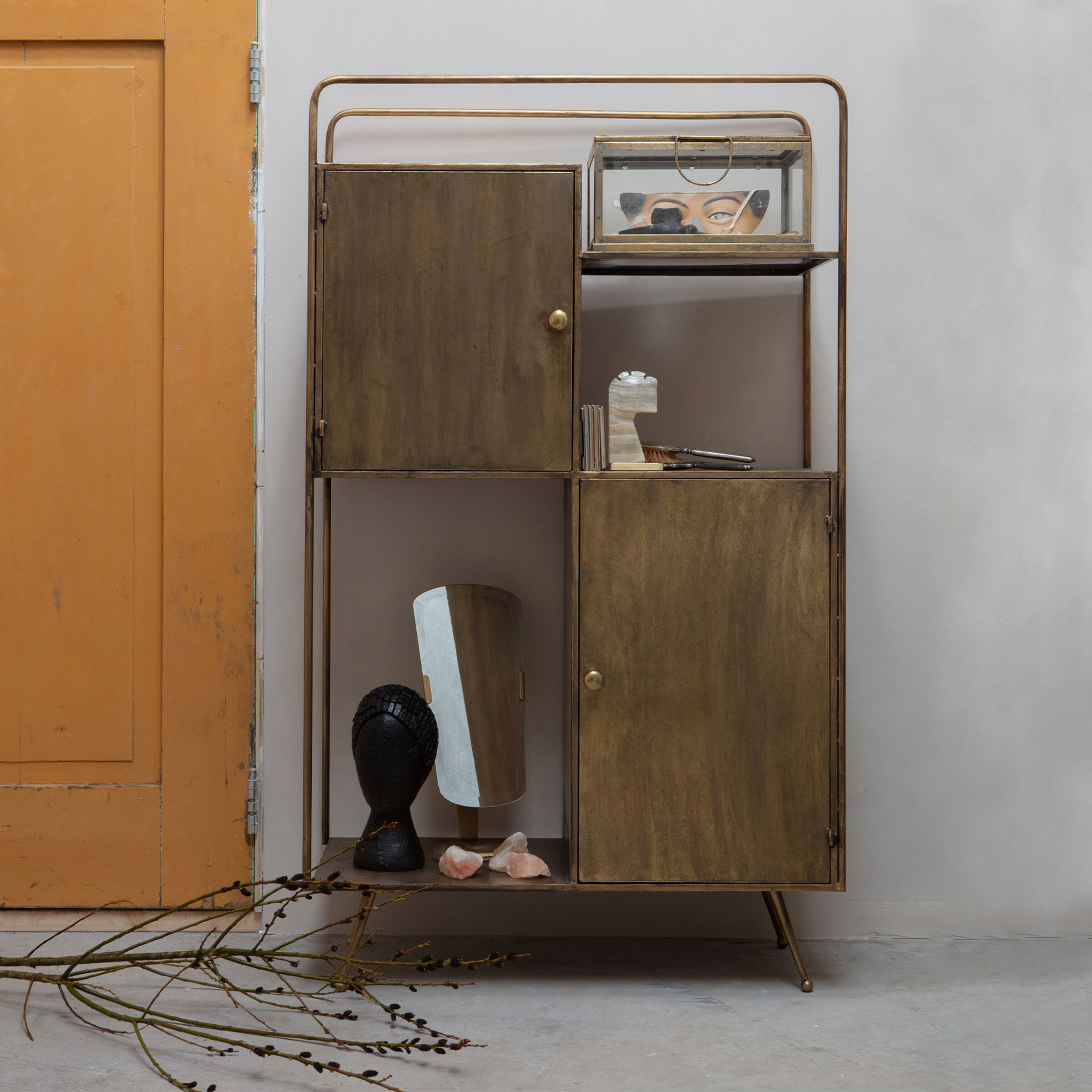 BePureHome Wandkast 'Chief' 140 x 82cm, kleur Antique Brass BePureHome Wandkast 'Chief' 140 x 82cm, kleur Antique Brass