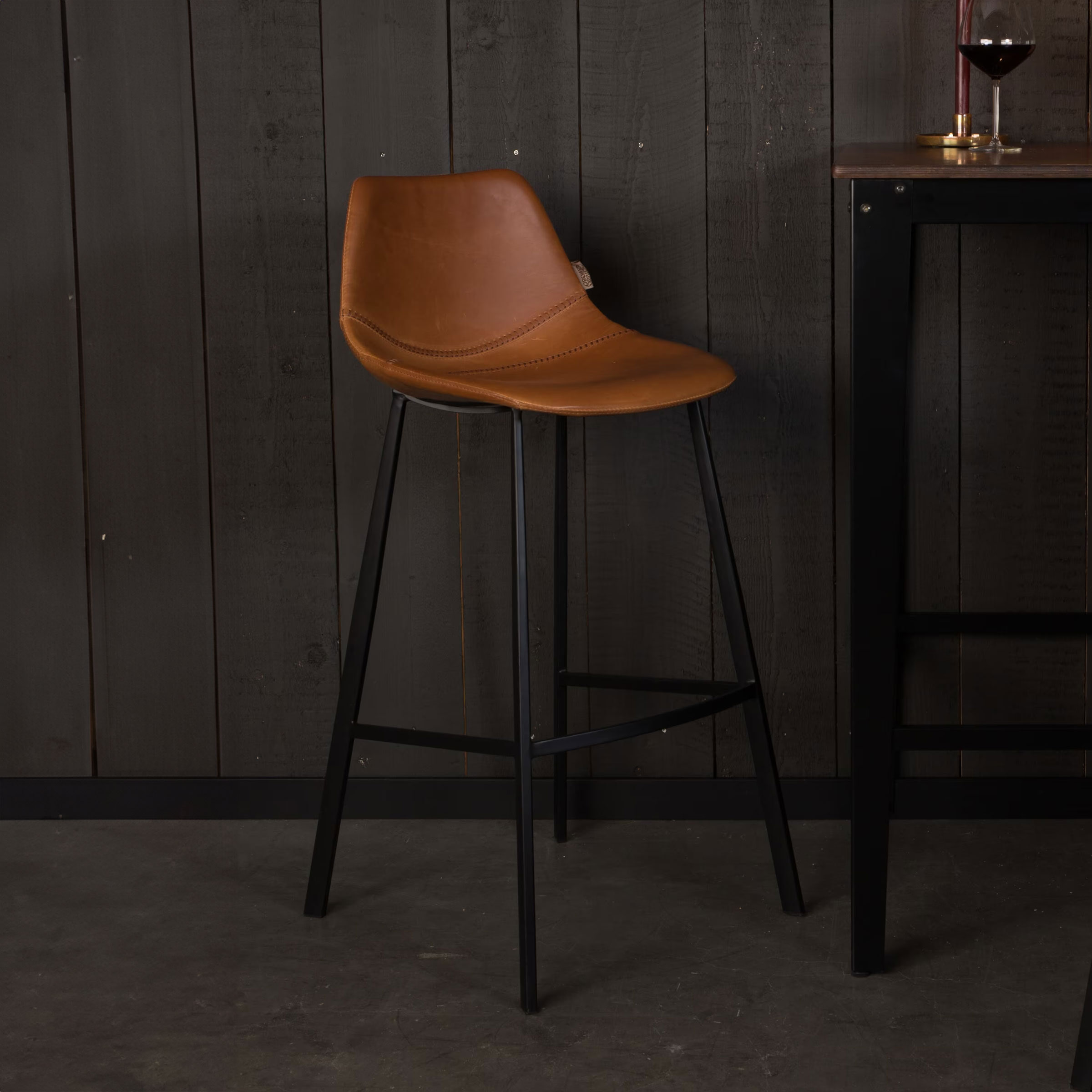 Dutchbone Barkruk Franky PU (zithoogte 80cm) - Bruin