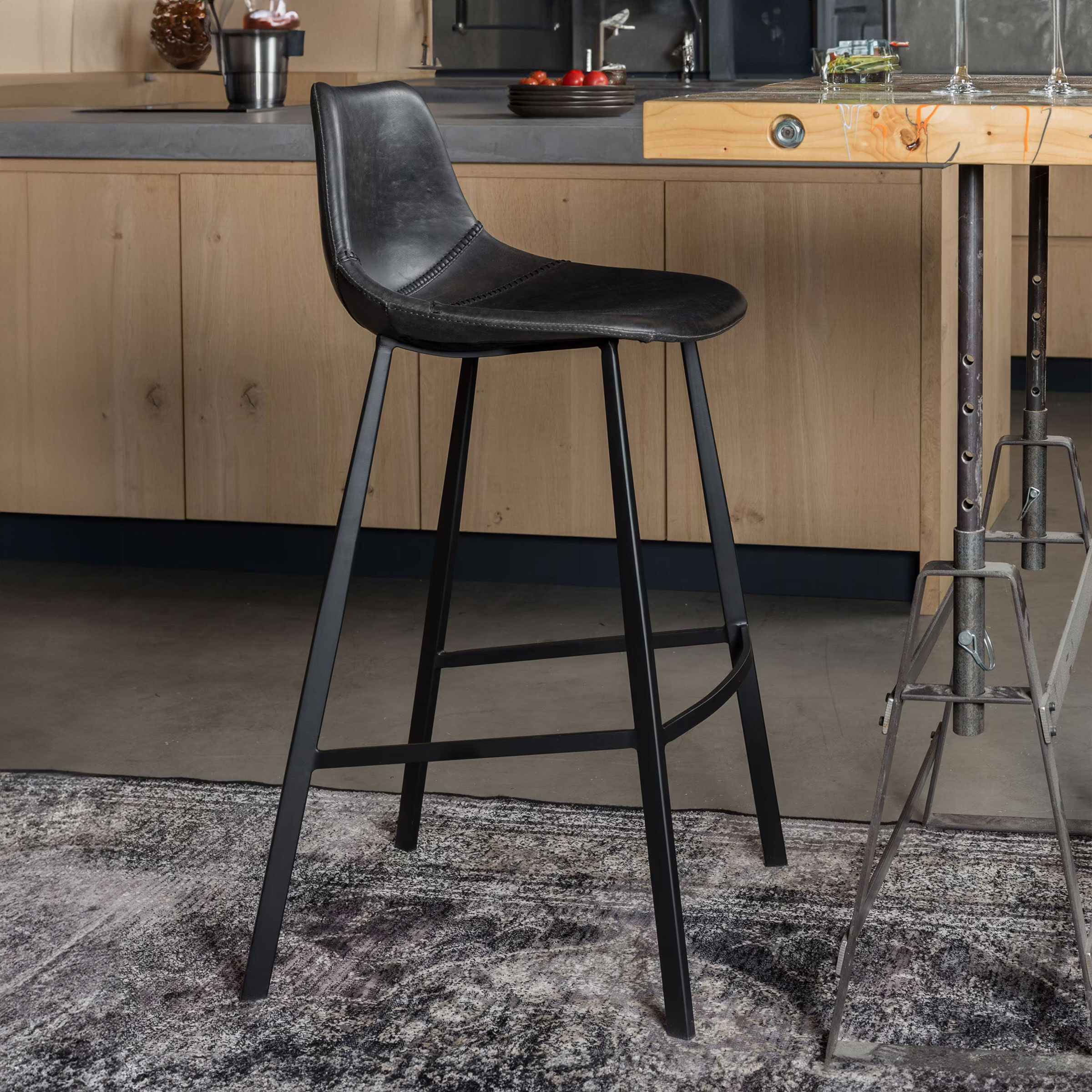 Dutchbone Barkruk 'Franky' PU (zithoogte 65cm)