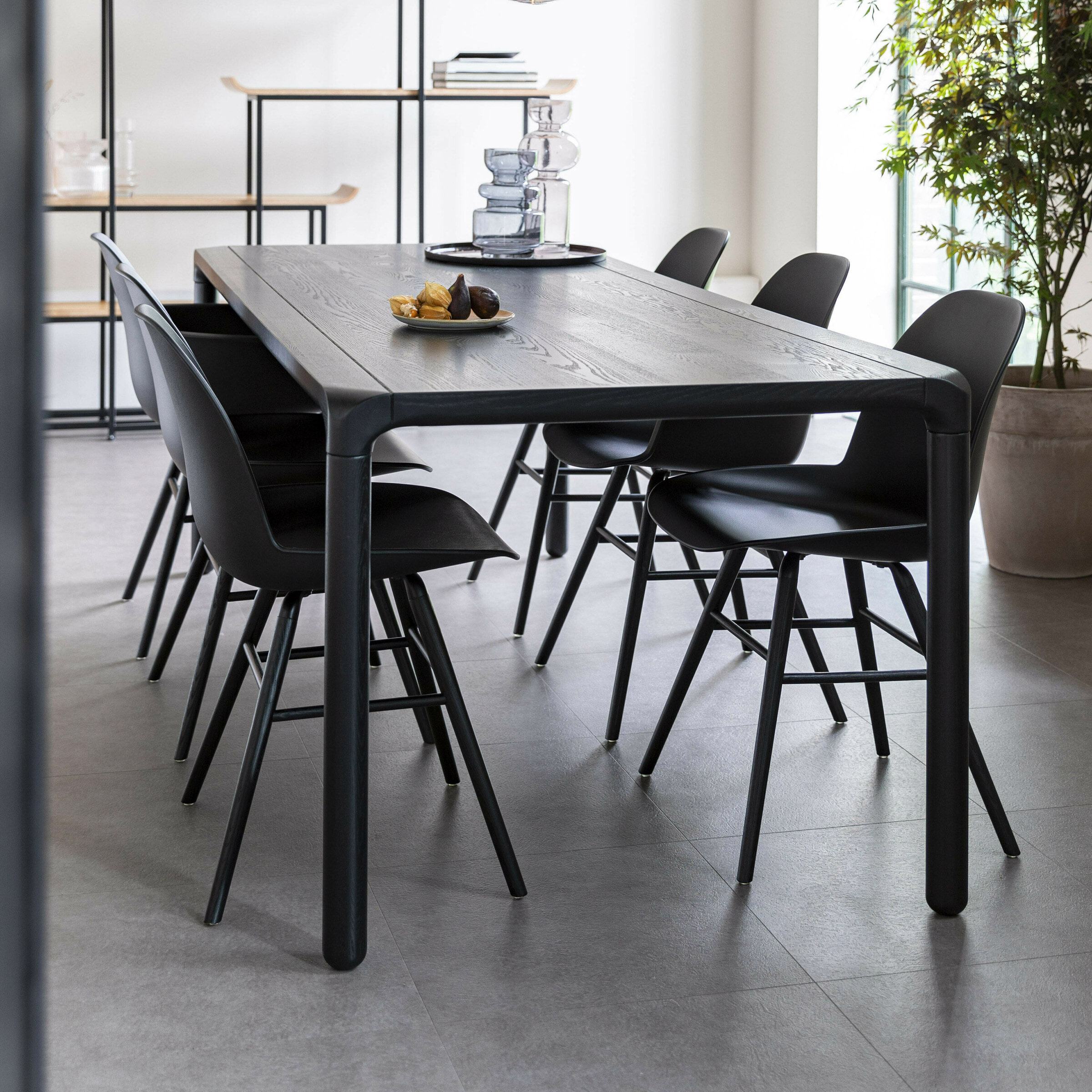 Zuiver Eettafel 'Storm' Essenhout, 220 x 90cm, kleur Zwart