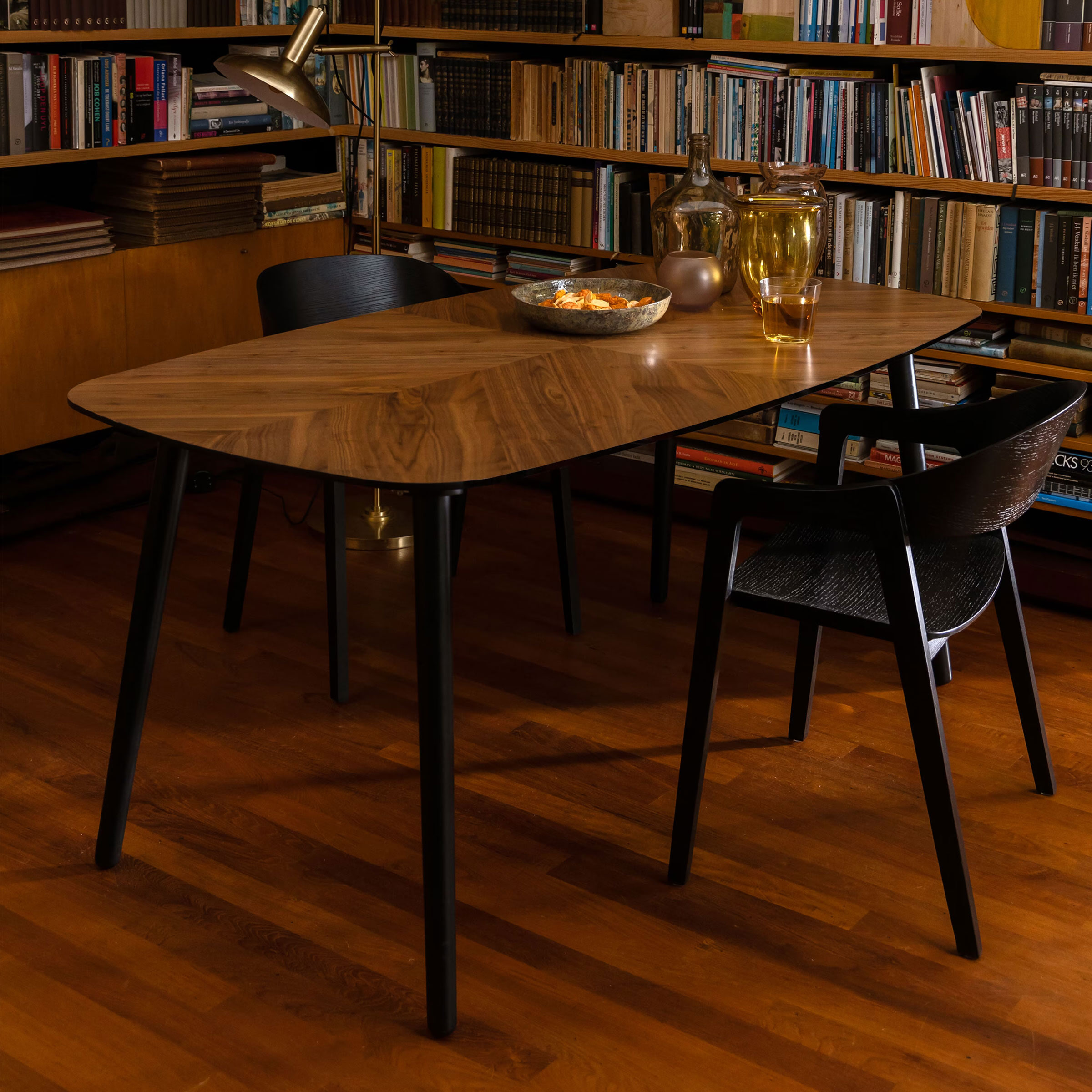 Dutchbone Eettafel Clover Notenhout, 165 x 90cm - Bruin