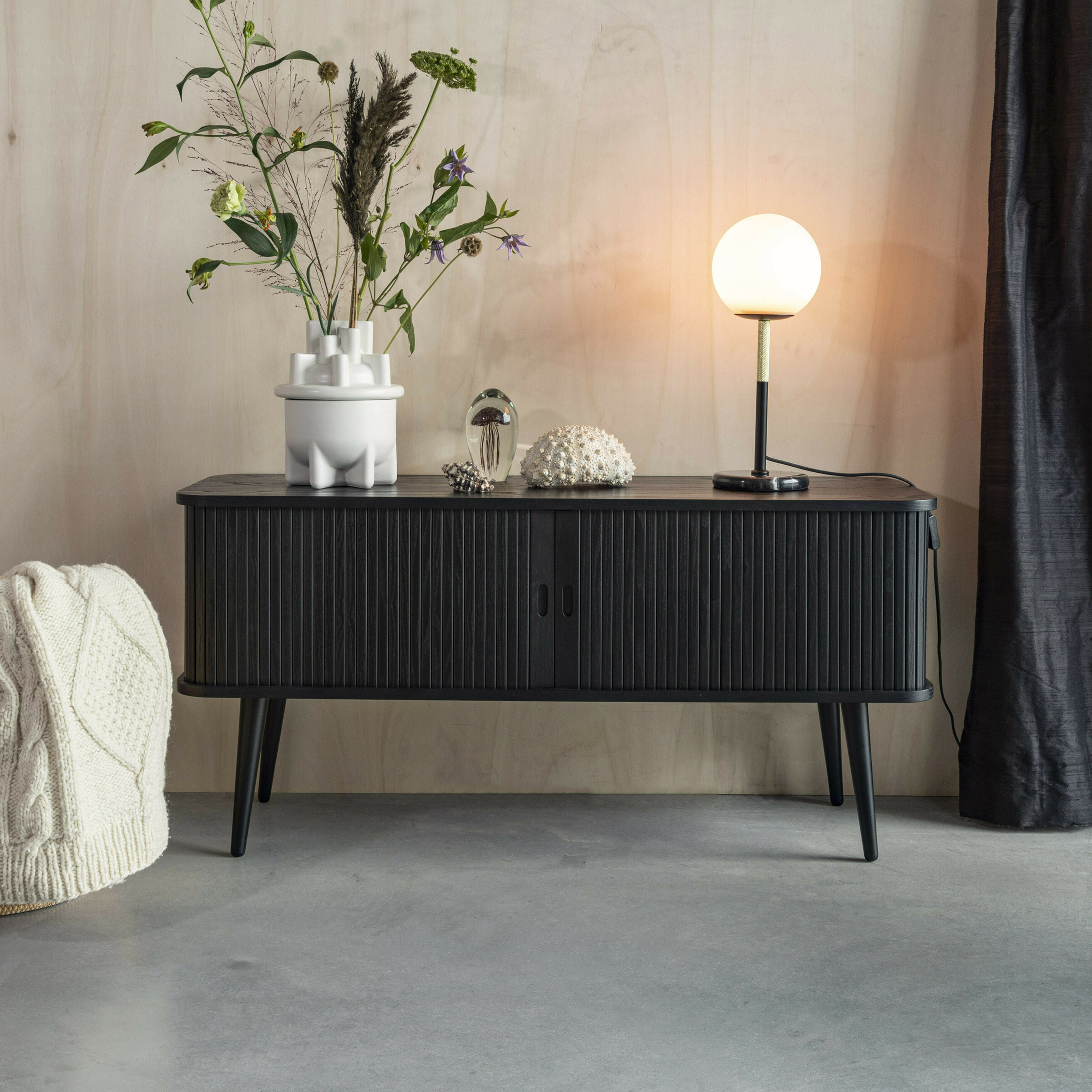 Zuiver TV-meubel Barbier Eikenhout, 120cm - Zwart