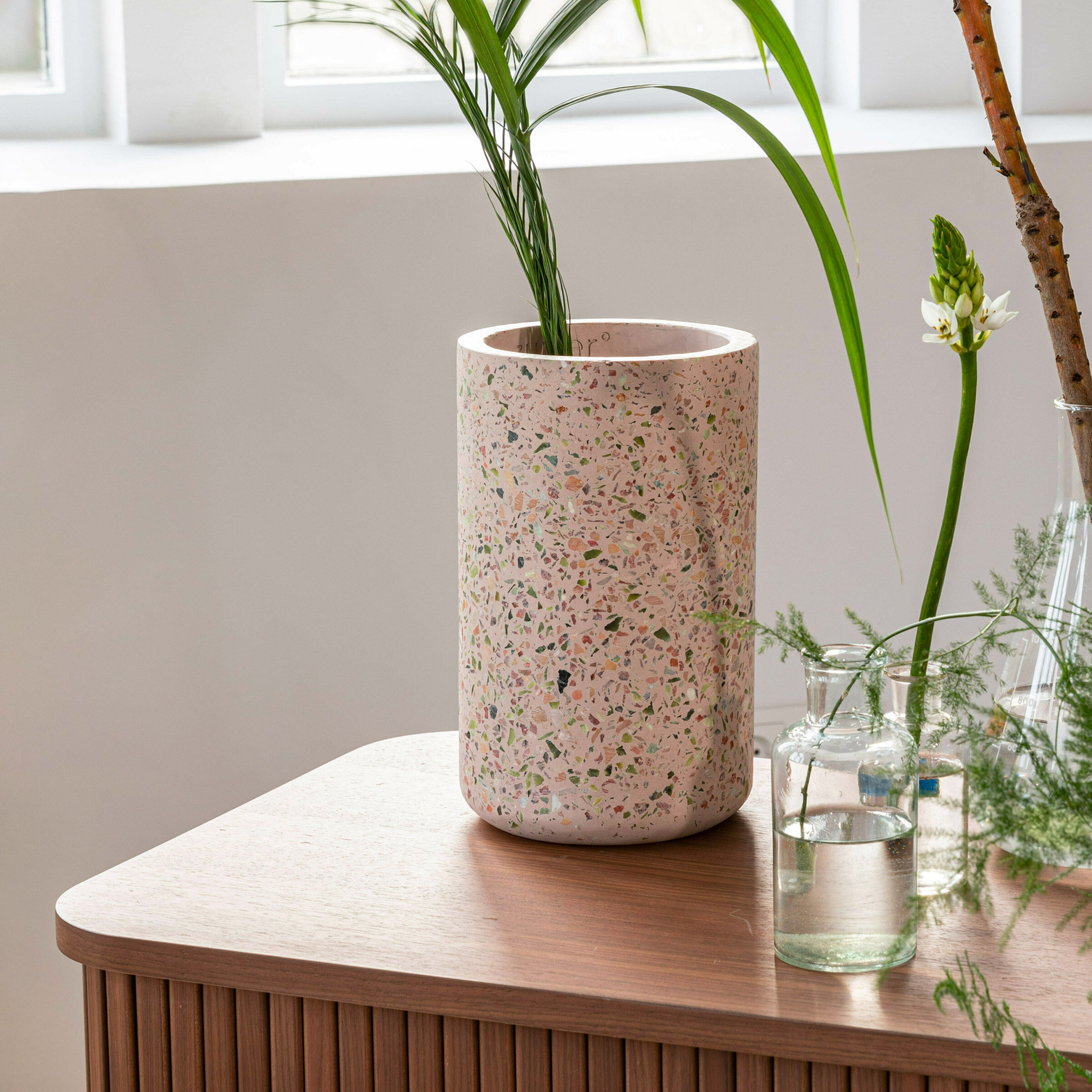 Zuiver Vaas 'Fajen' Terrazzo, 25cm hoog