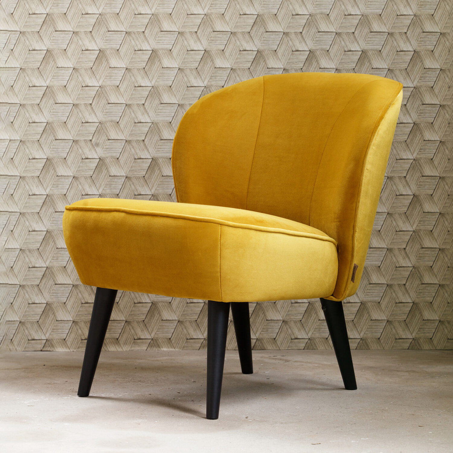 WOOOD Fauteuil 'Sara' Velvet, kleur Okergeel