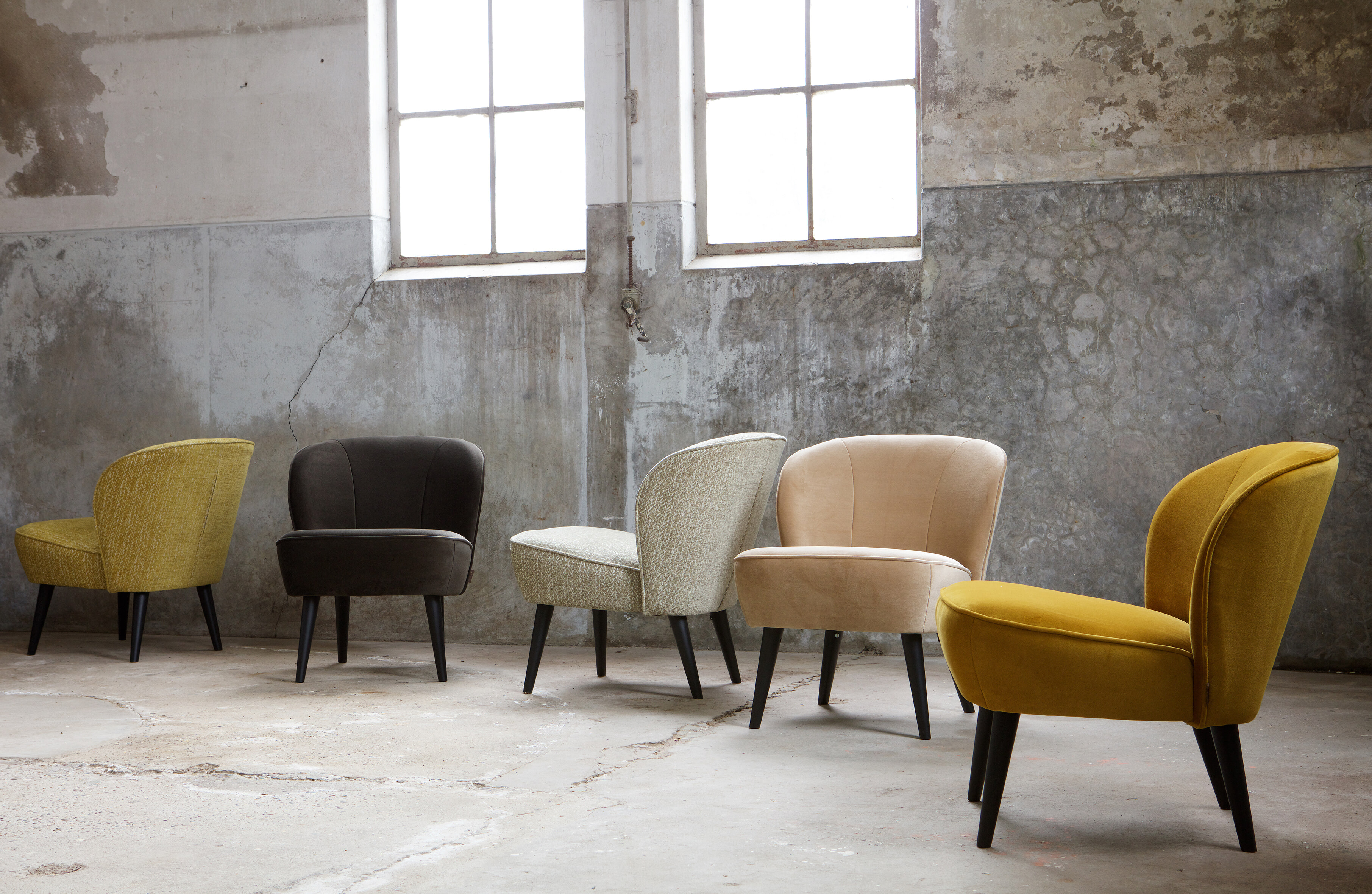 WOOOD Fauteuil 'Sara' Velvet, kleur Okergeel