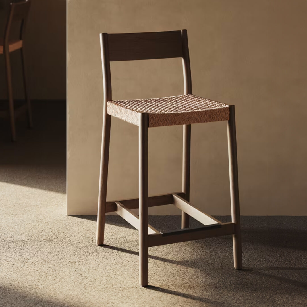 Kave Home Barkruk Yalia Eikenhout - Walnoot (zithoogte 65cm)