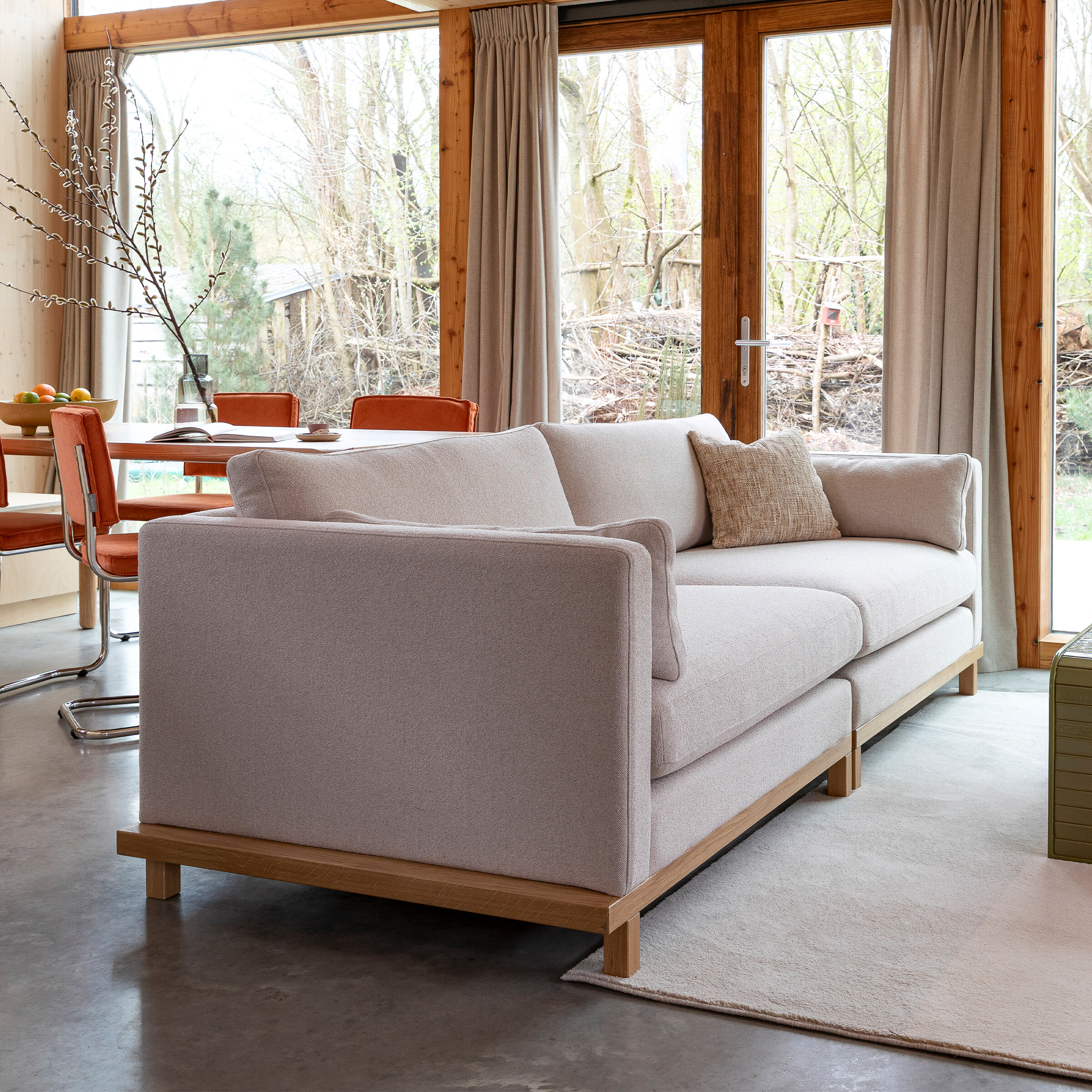 Zuiver 4,5-zits Bank 'Blossom' Eikenhout en bouclé, kleur Zand