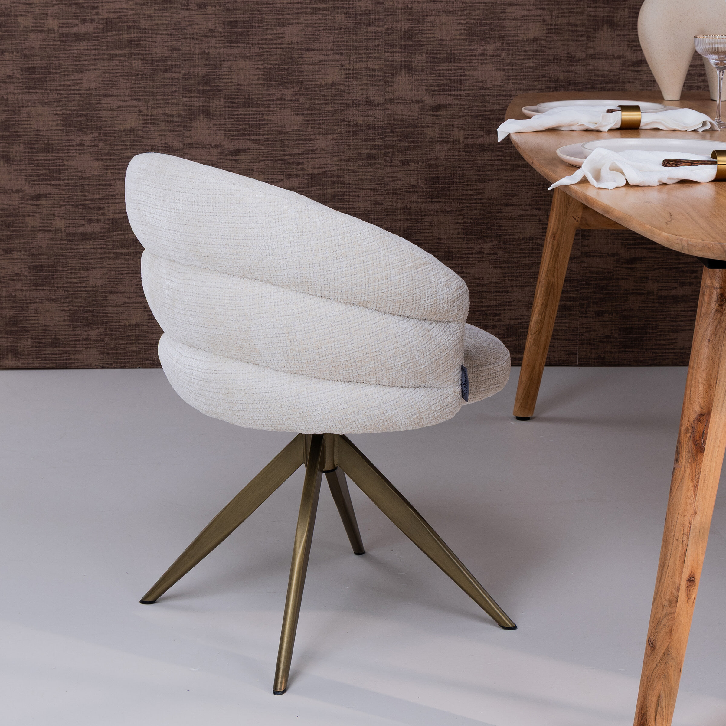Richmond Draaibare Eetkamerstoel 'Zendaya' Chenille, kleur Beige